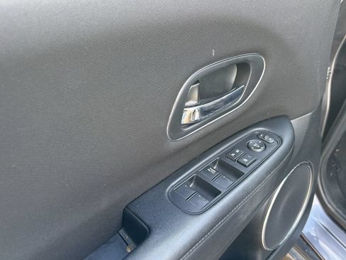 Used 2016 Honda HR-V EX image 11
