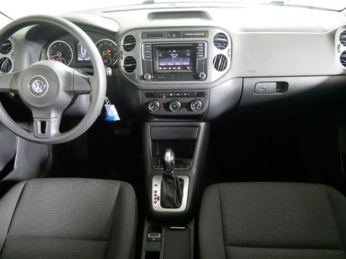 Used 2017 Volkswagen Tiguan Limited FWD image 10