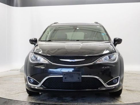 Used 2018 Chrysler Pacifica Touring-L Plus image 8