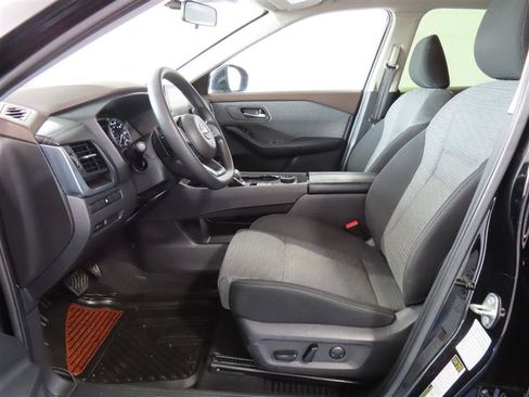 Used 2023 Nissan Rogue SV AWD/4WD image 16