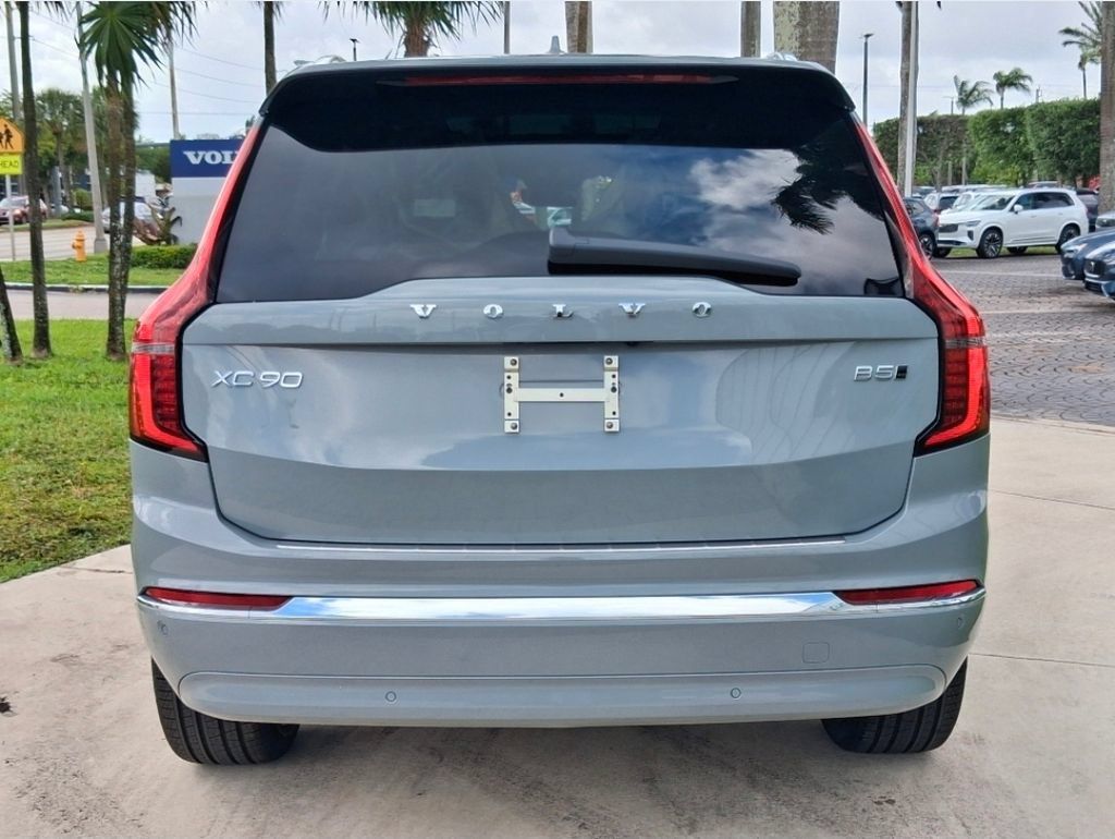 New 2026 Volvo XC90 B5 Ultra w/ Protection Package Premier AWD/4WD image 4