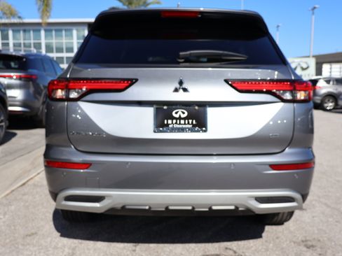 Used 2024 Mitsubishi Outlander SE image 7