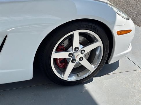 Used 2006 Chevrolet Corvette Convertible w/ Preferred Equipment Group RWD image 28