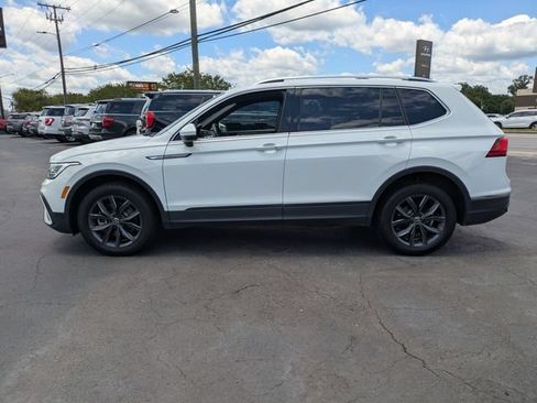 Used 2022 Volkswagen Tiguan SE AWD/4WD image 9