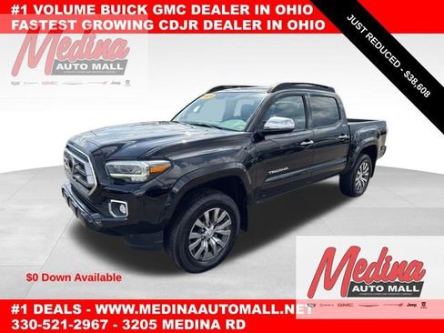 Used 2021 Toyota Tacoma Limited image 1