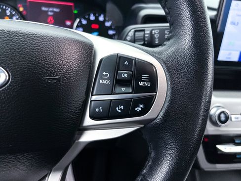 Used 2023 Ford Explorer XLT image 29
