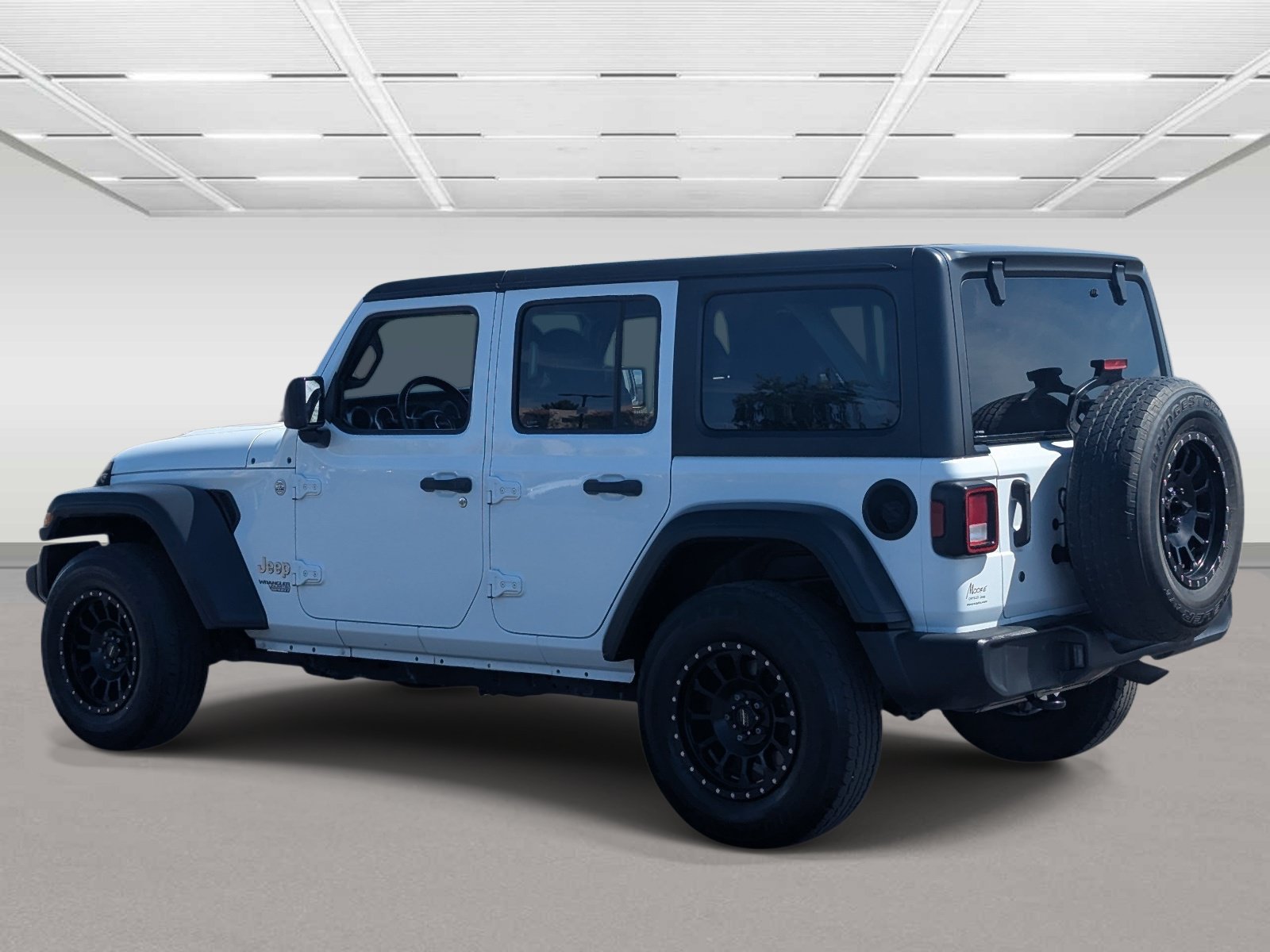 Used 2018 Jeep Wrangler Unlimited Sport S AWD/4WD image 3