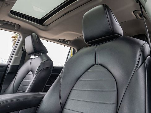 Used 2023 Toyota Highlander XLE image 26