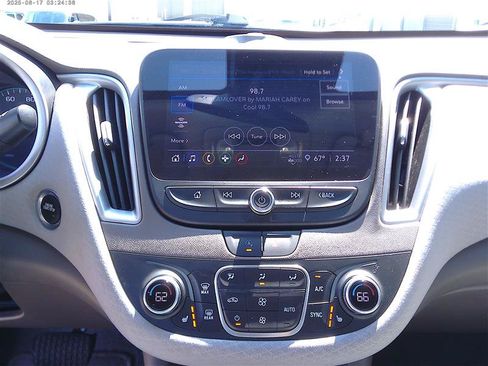 Used 2025 Chevrolet Malibu LT FWD image 12