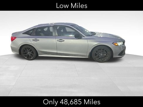 Used 2022 Honda Civic Sport image 2