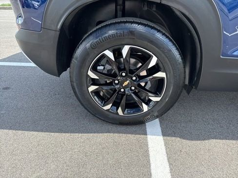 Used 2023 Chevrolet TrailBlazer LT FWD image 11