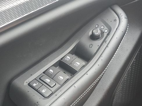 Used 2025 Jeep Grand Cherokee L Laredo w/ Luxury Tech Group I image 27