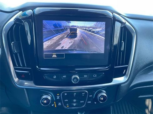 Used 2023 Chevrolet Traverse LT image 14