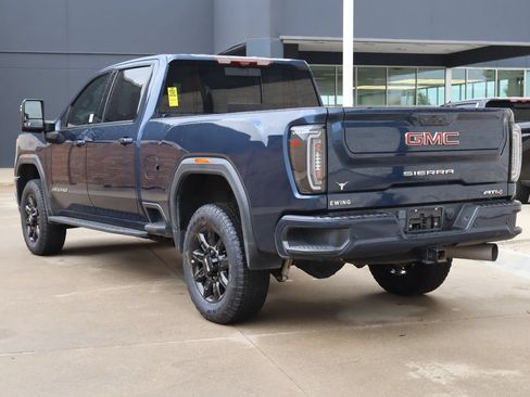Used 2021 GMC Sierra 2500 AT4 w/ AT4 Premium Plus Package AWD/4WD image 3