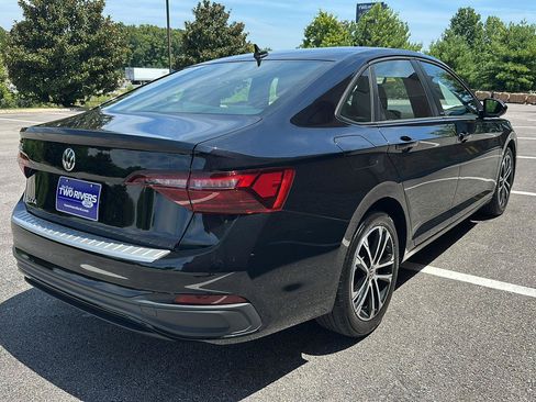 Used 2023 Volkswagen Jetta Sport FWD image 5