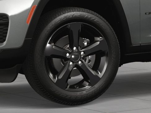 Used 2024 Jeep Grand Cherokee Altitude image 11