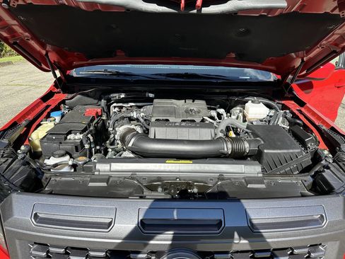 Used 2025 Nissan Frontier SV image 22