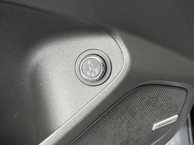 Used 2024 Chevrolet TrailBlazer RS w/ Convenience Package FWD image 35