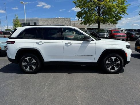 Used 2024 Jeep Grand Cherokee Limited 4xe w/ Trailer Tow Package AWD/4WD image 2