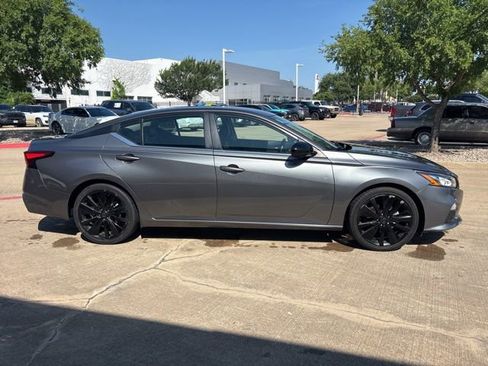 Used 2022 Nissan Altima 2.5 SR FWD image 4