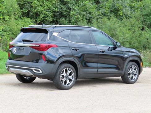 Certified 2023 Kia Seltos EX AWD/4WD image 3