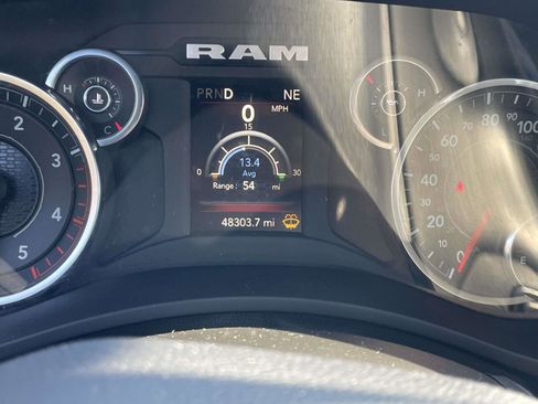 Used 2024 RAM 3500 Big Horn image 13