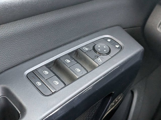 Used 2024 Nissan Pathfinder SV FWD image 28