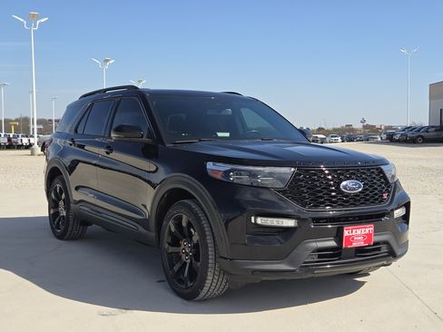 Certified 2021 Ford Explorer ST w/ Equipment Group 401A image 3