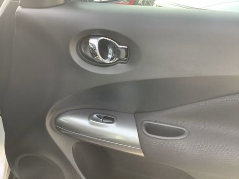 Used 2015 Nissan Juke SV image 26