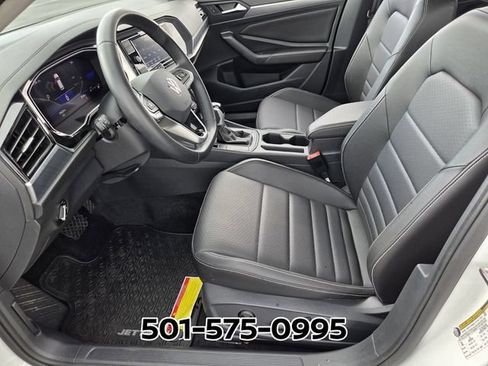 Used 2024 Volkswagen Jetta SE w/ Black Wheel Package FWD image 10