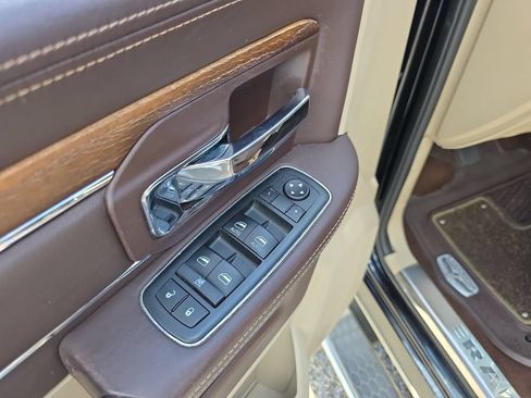 Used 2015 RAM 1500 Laramie Longhorn w/ Convenience Group AWD/4WD image 18
