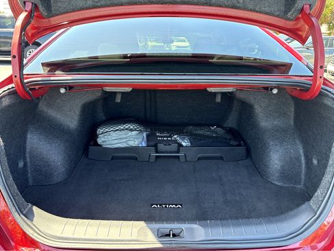 Used 2024 Nissan Altima 2.5 SV image 24