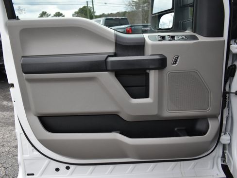 Used 2018 Ford F250 XL w/ Power Equipment Group image 36