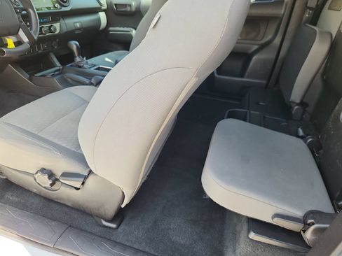 Used 2021 Toyota Tacoma SR AWD/4WD image 11
