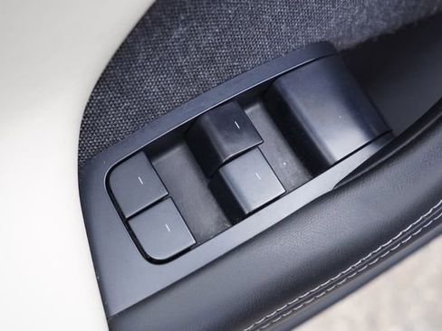 Used 2021 Tesla Model S Plaid image 23