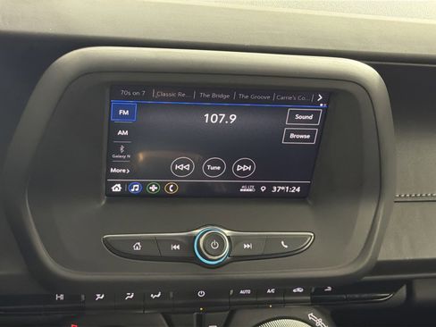 Used 2020 Chevrolet Camaro LT image 18