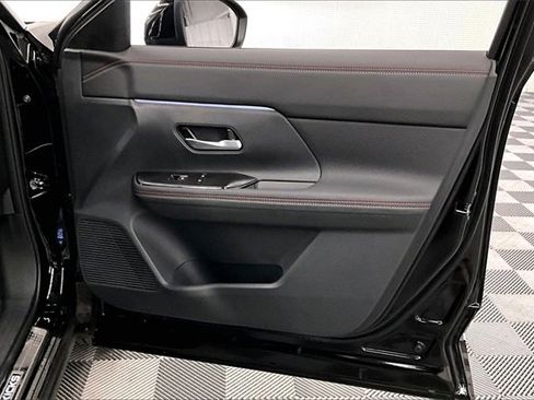 New 2026 Nissan Kicks SR w/ SR Premium Package image 35