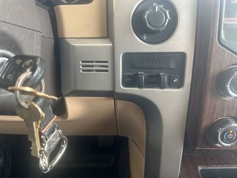 Used 2013 Ford F150 Lariat w/ Luxury Equipment Group image 17