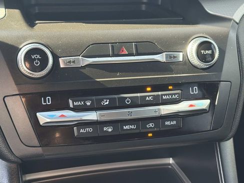 Certified 2020 Ford Explorer XLT w/ Equipment Group 202A image 15