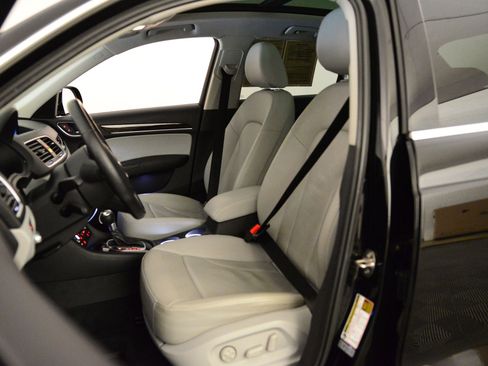 Used 2015 Audi Q3 2.0T Prestige image 4