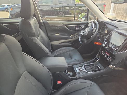 Used 2023 Subaru Forester Limited AWD/4WD image 9