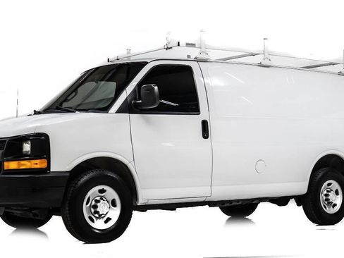 Used 2016 Chevrolet Express 2500 RWD image 2