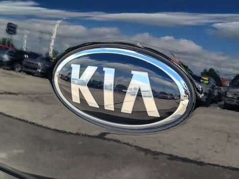 Used 2018 Kia Soul + FWD image 7