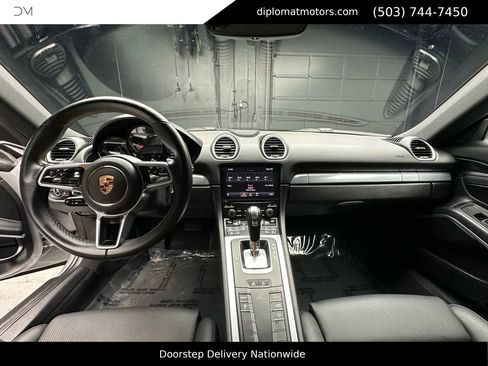 Used 2024 Porsche 718 Cayman w/ Premium Package image 23