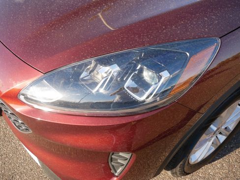 Used 2021 Ford Escape SE w/ Cold Weather Package AWD/4WD image 16