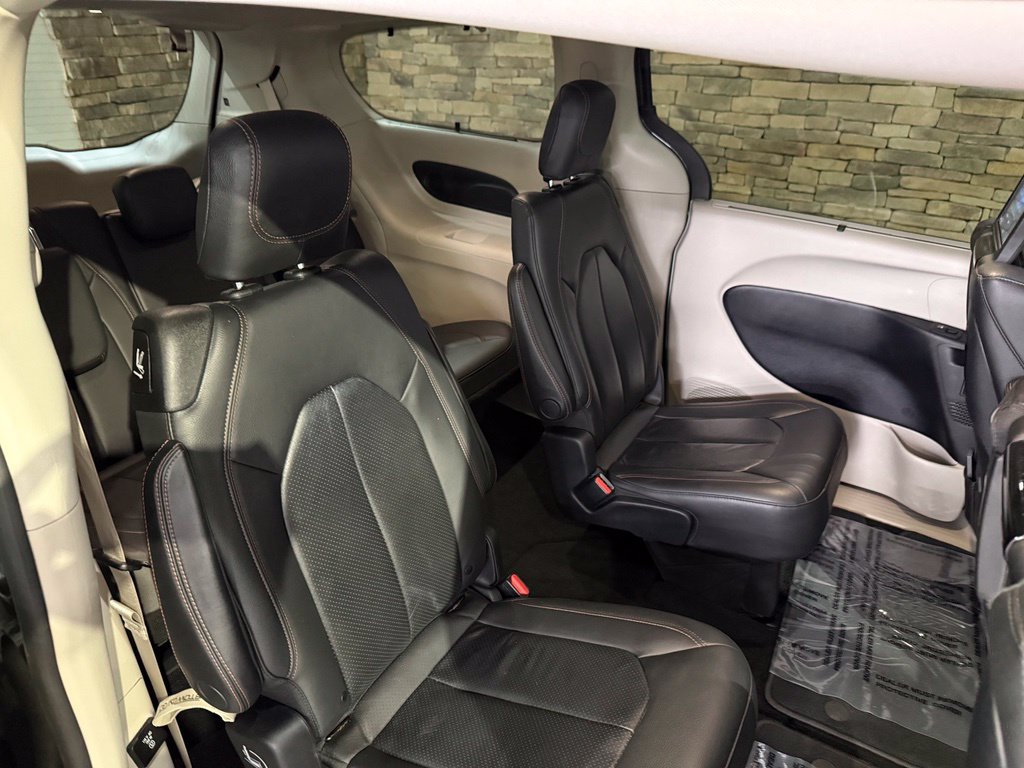Used 2020 Chrysler Pacifica Touring-L Plus FWD image 35