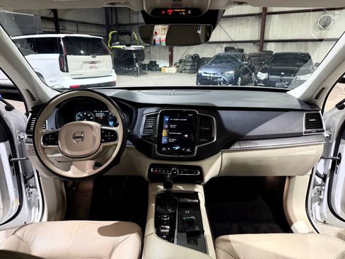 Used 2020 Volvo XC90 T5 Momentum w/ Protection Package Premier FWD image 28