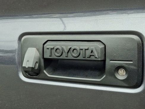 Used 2021 Toyota Tacoma TRD Off-Road w/ Technology Package AWD/4WD image 31