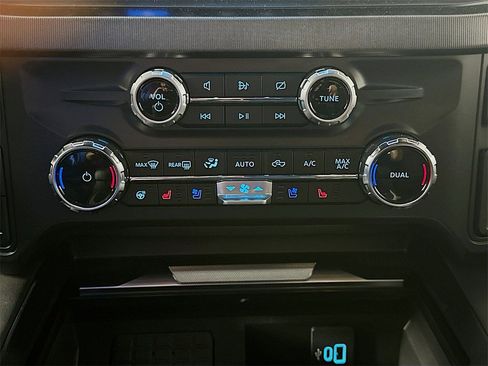 Used 2024 Ford F350 Platinum image 18