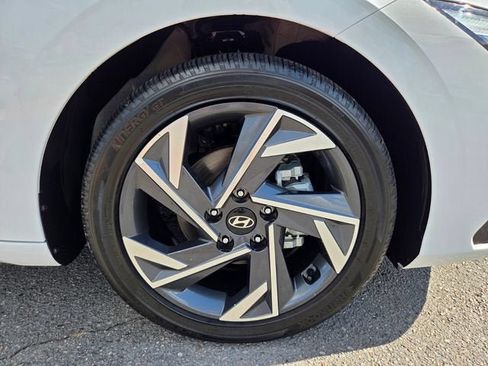 Used 2025 Hyundai Elantra Limited w/ Cargo Package FWD image 21